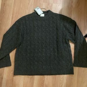 NWT H&M Dark Gray Cable Knit Sweater | Size women’s small